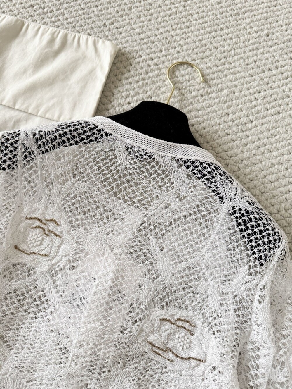 Chanel White Lace Cropped Knitting Cardigan Sweater - Picture 4 of 9